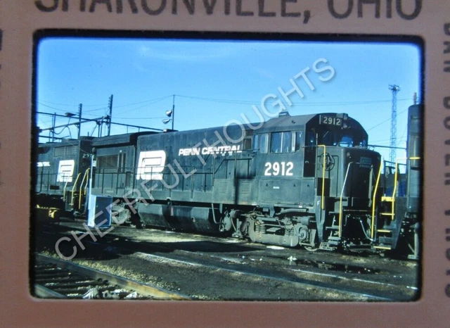 Original '72 Kodachrome Slide PC Penn Central 2912 U33B Sharonville, OH   36R31