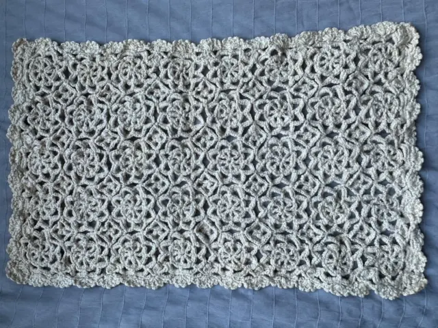 Lovely French Vintage Crochet lace Doily - Rosace 15.25" by 9.75"