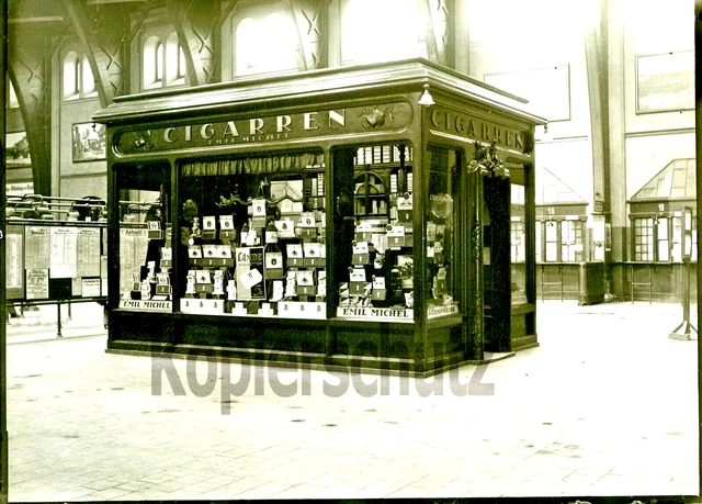 Original Eisenbahn Foto - Kiosk in München Hbf 1933