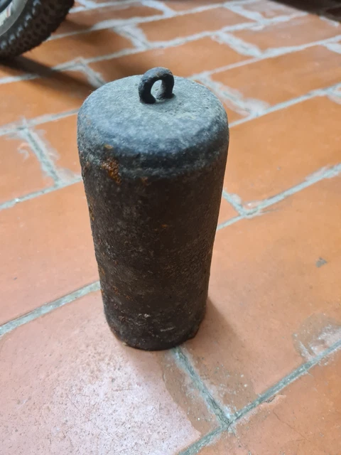 Ancien poids d'horloge / Pendule / Forme cylindrique / 1,332 kg