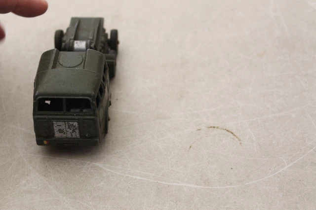 Dinky toys Camion Berliet tout terrain d'origine France Meccano , a