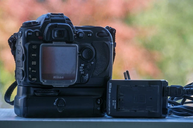 Nikon D200 10.2 MP Digital SLR Camera  + Nikon MB-D200 Battery Grip 2
