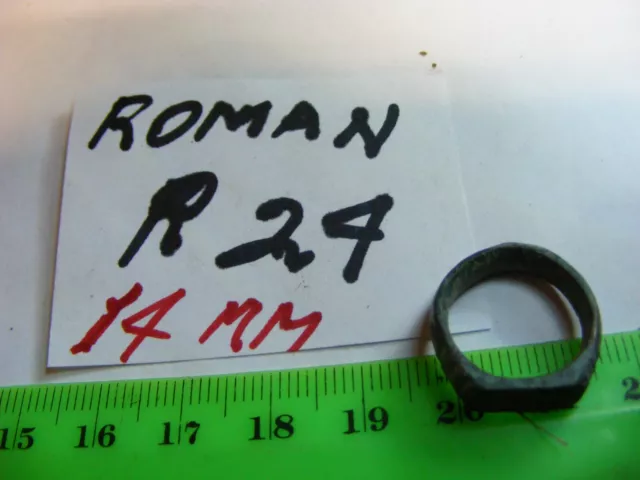 Ancient Roman Bronze Ring,   .. 14mm size inside..(R24)