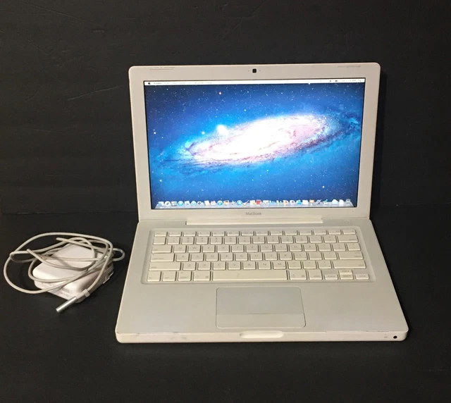 Apple Laptop MacBook Computer with Mac OS X and Microsoft Office