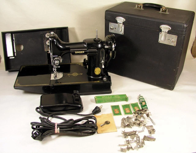 VINTAGE 1949 SINGER 221 Featherweight Sewing Machine Clean Condition