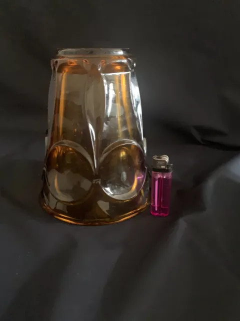 Vase, style Art déco, de forme gobelet, grand modèle , couleur ambre 3