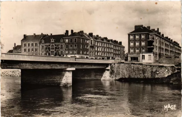 CPA CHALONS-sur-MARNE - Le Pont sur la Marne (743072)