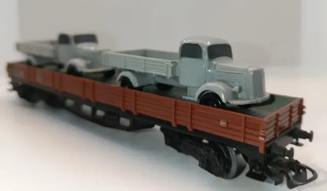 Märklin H0 4515 - Niederbordwagen mit 2 Mercedes-LKW ,  in OVP