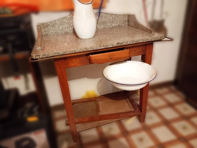 toeletta romagnola anni '40, arte povera 52 x 86 x 80(h)