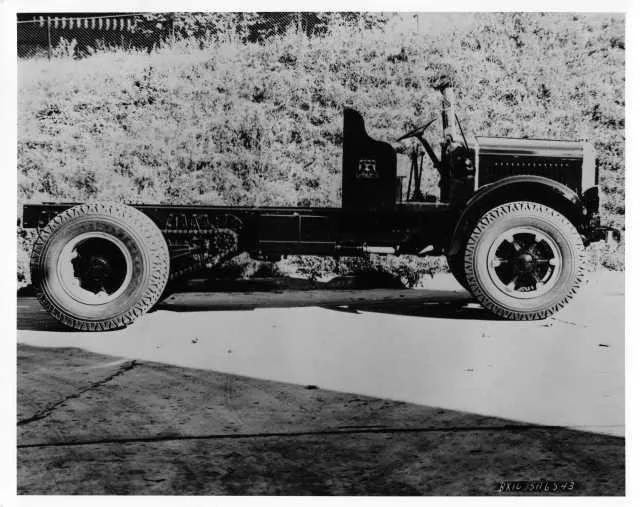 1920-1922 Mack Truck Chassis Factory Press Photo 0009