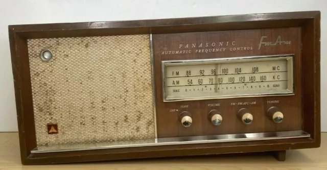 MCM 1965 Panasonic AM/FM Radio Model 740 Mid Century Modern Works Japan