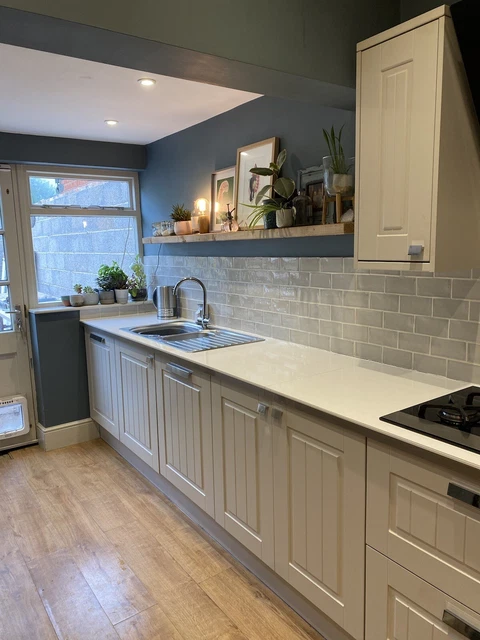 HOWDENS KITCHEN UNITS 2 500.00 PicClick UK
