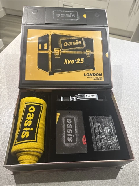未開封】Oasis London Wembly 8月2日 VIP BOX Oasis VIP Merchandise