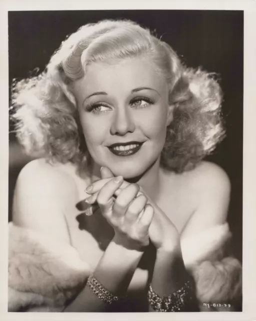 HOLLYWOOD BEAUTY GINGER ROGERS STYLISH POSE STUNNING PORTRAIT 1940s Photo C21