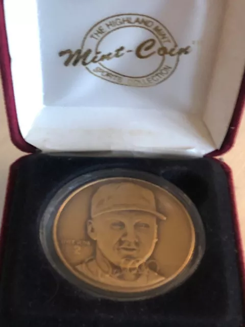 Derek Jeter Highland Mint Bronze Coin  NICE FOR COLLECTION   FREE SHIPPING