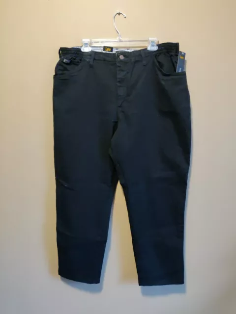 Lee women's 22WP - 38"W x 28"I black relaxed fit mid-rise tapered leg NWT