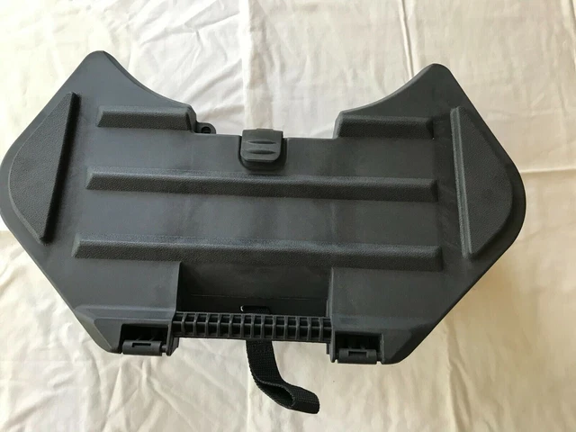 Can Am Outlander 650 800 Rear Luggage Box   New OE  P/N 708200119  fits 2006-15