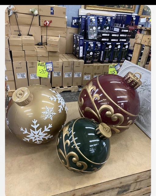 HOME ACCENTS 3PC Christmas Jumbo Ornament Set Holiday Yard / Home