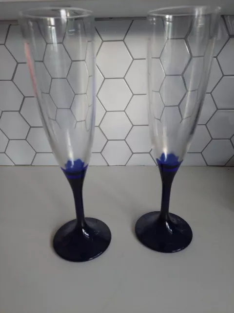 2X Tupperware Illusions Blue Flutes Wine Glasses