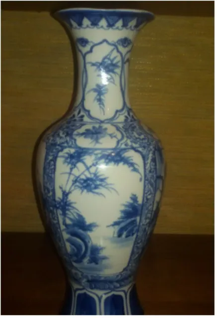 beautiful old blue and white chinese vase