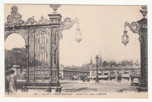 *** NANCY - Place Stanislas - Grilles de Jean LAMOUR *** SD - CPA 1433