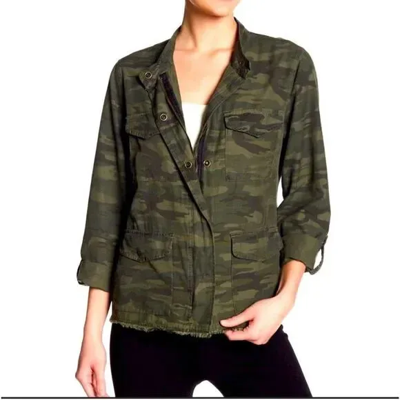 Sanctuary Sz XL Camo Print Frayed Hem Jacket Army Green Full Zip Button Roll Tab