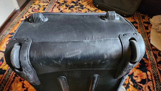 Tumi Alpha 22024D4 Upright Expandable Suitcase Luggage 2 Wheel Rolling 24 x18 7