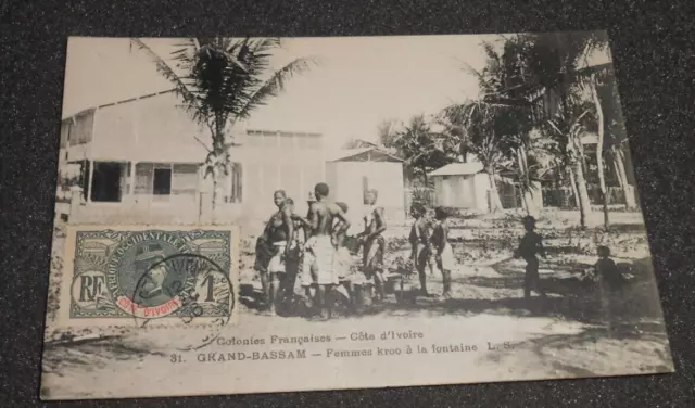 carte postale Côte d'Ivoire Grand-Bassam  Femmes Kroo à la fontaine   timbre 08