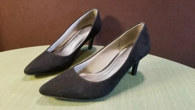 Women's Life Stride Pump Heels Size 6.5 M