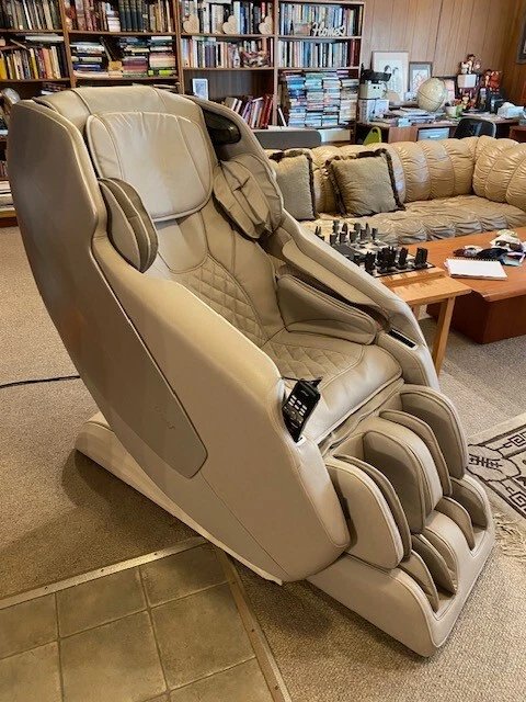 OSAKI MAXIM 3D LE Massage Chair, Lightly Used, Perfect Condition, 60%
