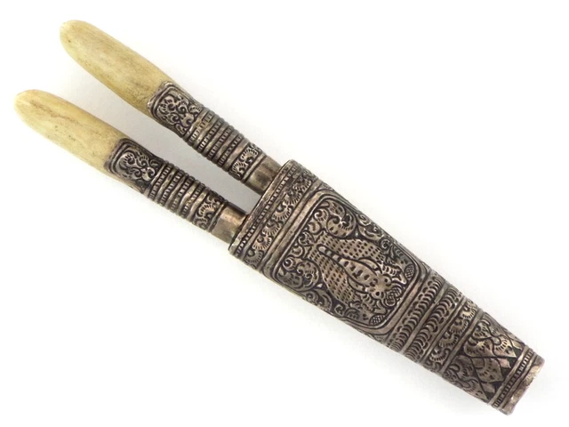 RARE Beautiful Asian Burmese Double Knife Dagger Set in Silver Mounts