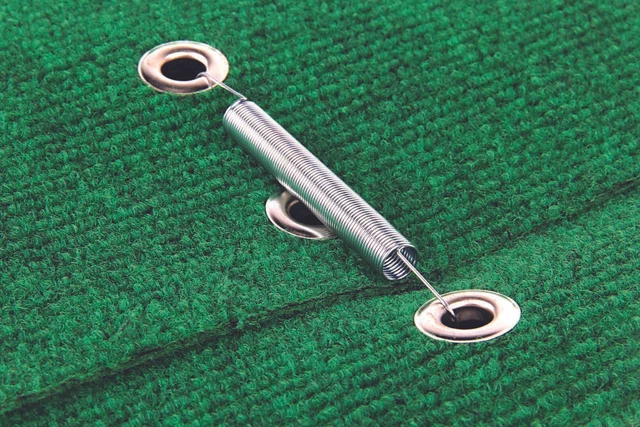 Camco 42923 Entry Step Rug; Wrap Around Hook and Spring; 18 Inch Width; Green;
