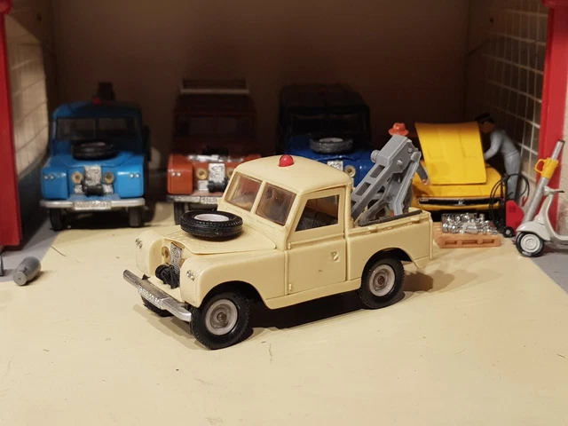 Miniature NOREV 1/43 – Land Rover 4x4 Dépanneuse Vert Kaki, Modèle 1969, France