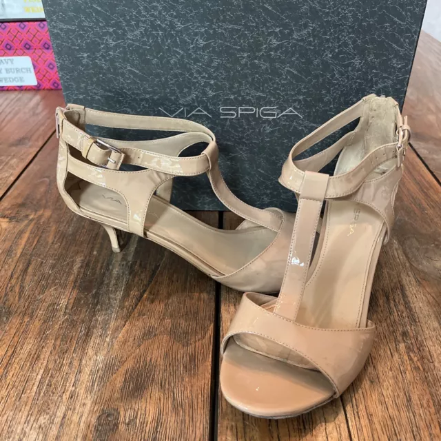 VIA SPIGA LINDSIE Sandal, Nude Patent Leather, Kitten Heel, T Strap, Sz 10