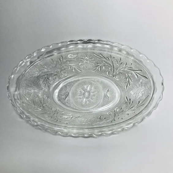 Anchor Hocking Sandwich Pattern Oval Clear Crystal Serving Bowl Scalloped Rim