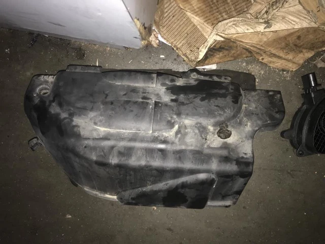 Cache-moteur Pour BMW Série 1 E87 Phase 2 - Réf. 51717059384, Occasion En Bon état