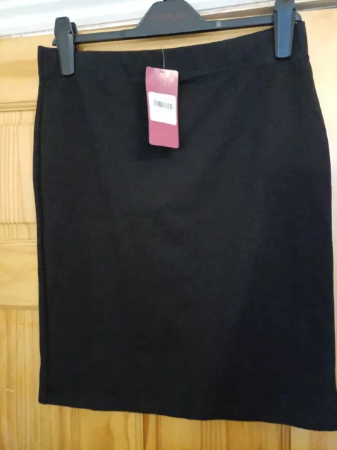 Girls / teen black school skirt age 16 yrs Tu *