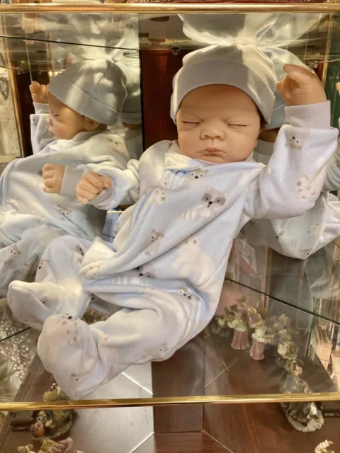 Ashton Drake Lifelike Doll Reborn ADG04 Baby Boy 17”. Includes Clothes.