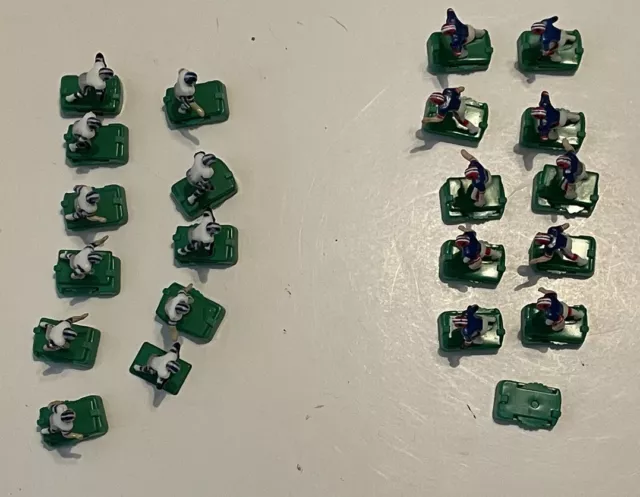 Mixed Lot of  Tudor NFL Electric Football Figures 21 Players Green 22 Bases