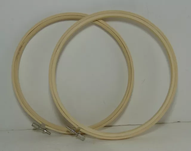 Juego de 2 aros bordados de madera de 7". NUEVO