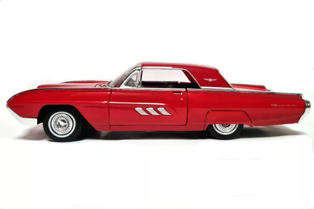 gebraucht! Anson 30344 Ford Thunderbird Cabriolet 1963 rot Maßstab 1:18 Modell