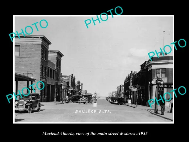 OLD POSTCARD SIZE PHOTO OF MACLEOD ALBERTA CANADA THE MAIN St & STORES c1935