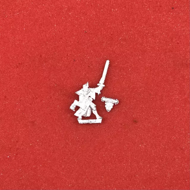 Warhammer 40k Sisters of Battle Sister Superior with Plasma Pistol Metal