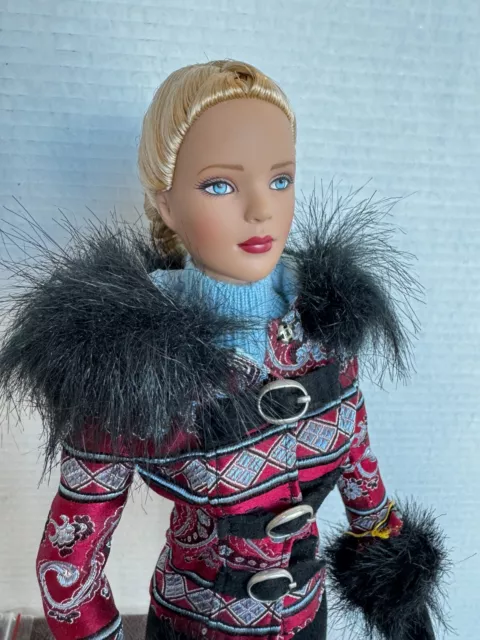 Tonner Tyler Wentworth #T5TWDD07 DRESSED SKI RETREAT Fashion Doll (2005) 16"