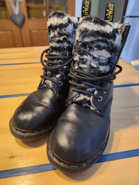 Doc martens zebra print 2025