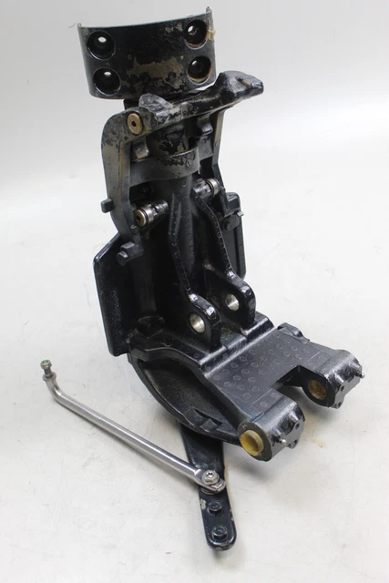 392517 396962 Johnson Evinrude 1988-2001 Swivel Bracket & Steering Arm 50 60+ HP