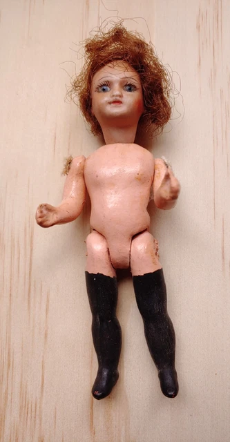 Mignonnette En Biscuit Porcelaine 6 Cm Pour Maison De Poupée - France Années 80