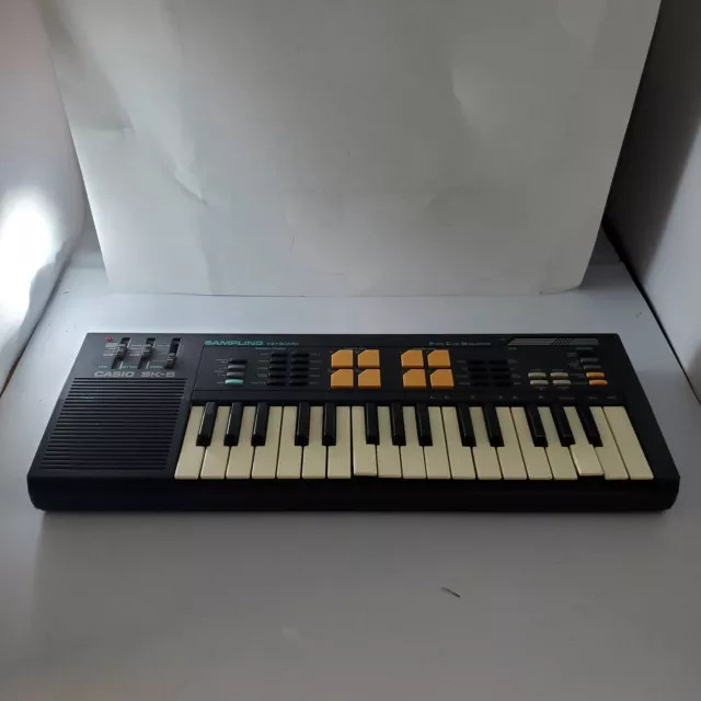 Vintage Realistic Concertmate Casio SK 5 LoFi 4 Bit Digital Sampler Keyboard