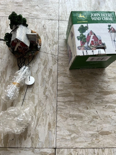 New In Box John Deere Hand Painted Resin Barn Scene Wind Chimes P60860