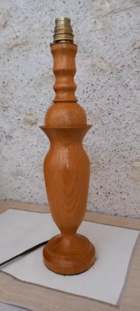 Pied de lampe en chêne verni - tournage - fabrication artisanale - 40 cms 